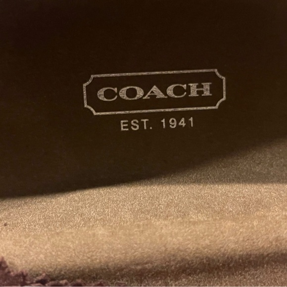 Coach Cream Classic Signature Hard Case - Picture 4 of 5